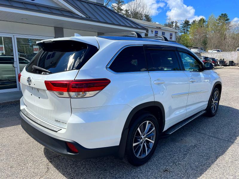 Продажа на аукционе авто 2017 Toyota Highlander, vin: 5TDJZRFH8HS357253, номер лота: 52450016