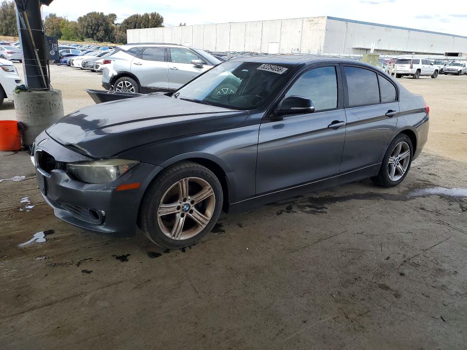 2013 Bmw 328 მანქანა იყიდება აუქციონზე, vin: WBA3C1C58DF439240, აუქციონის ნომერი: 52254056