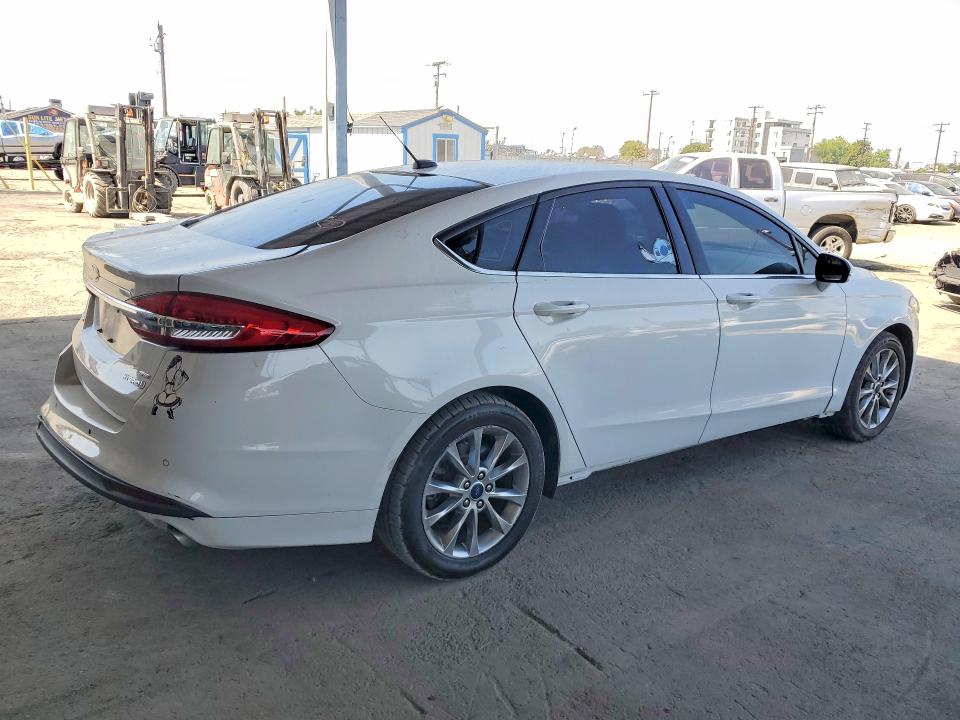 54255306 :رقم المزاد ، 3FA6P0LU8HR302030 vin ، 2017 Ford Fusion مزاد بيع