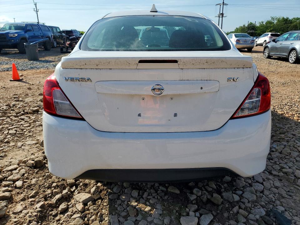 55299166 :رقم المزاد ، 3N1CN7AP8JL858150 vin ، 2018 Nissan Versa مزاد بيع
