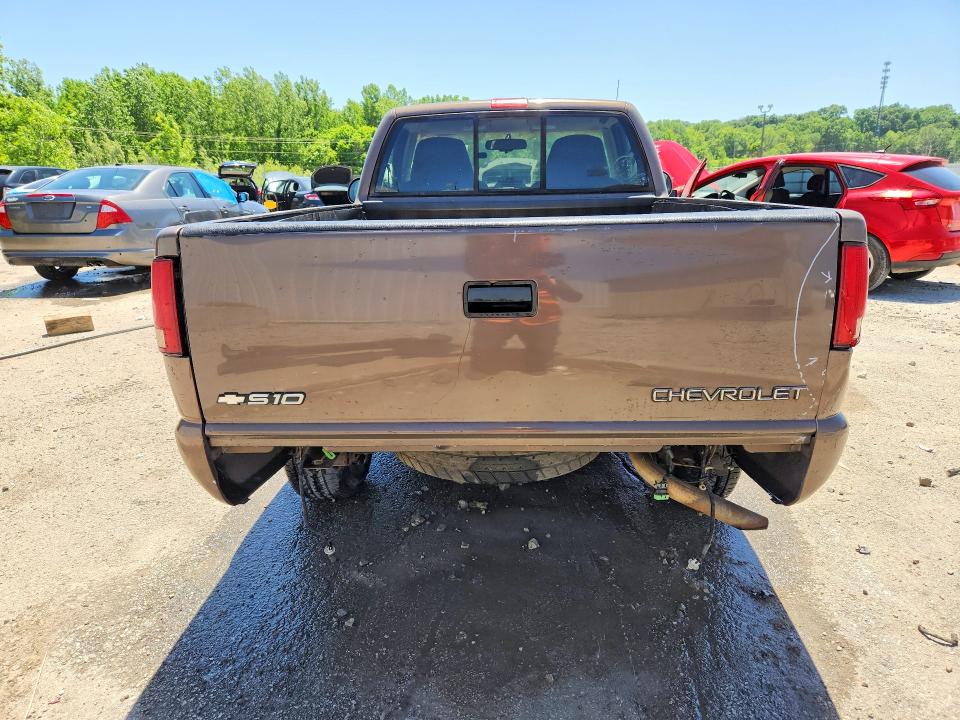 53249196 :رقم المزاد ، 1GCCS14X5X8133045 vin ، 1999 Chevrolet S Truck مزاد بيع