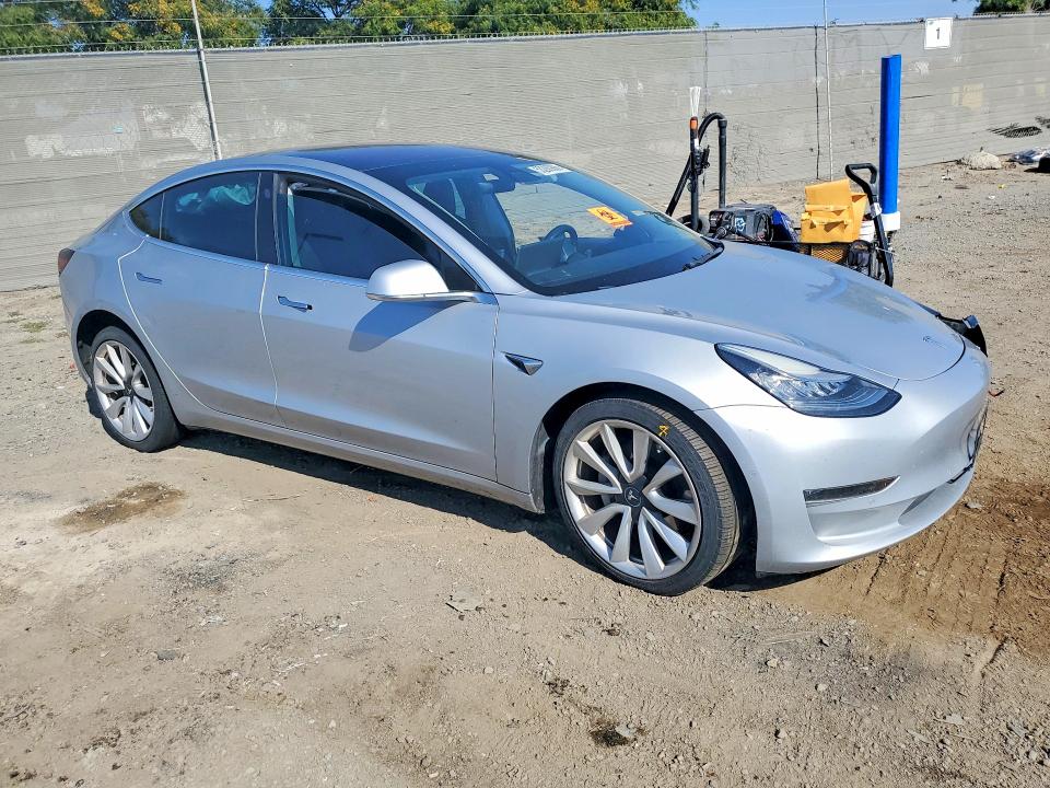 Продаж на аукціоні авто 2018 Tesla Model 3, vin: 5YJ3E1EB2JF116947, номер лоту: 53280906