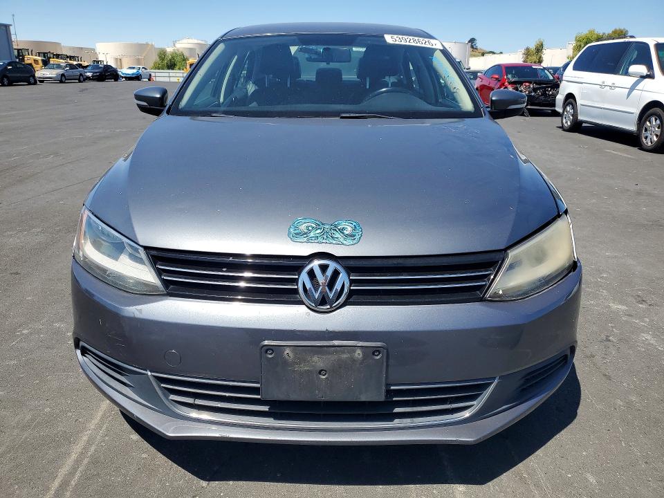 53928626 :رقم المزاد ، 3VWDP7AJ2DM439990 vin ، 2013 Volkswagen Jetta مزاد بيع