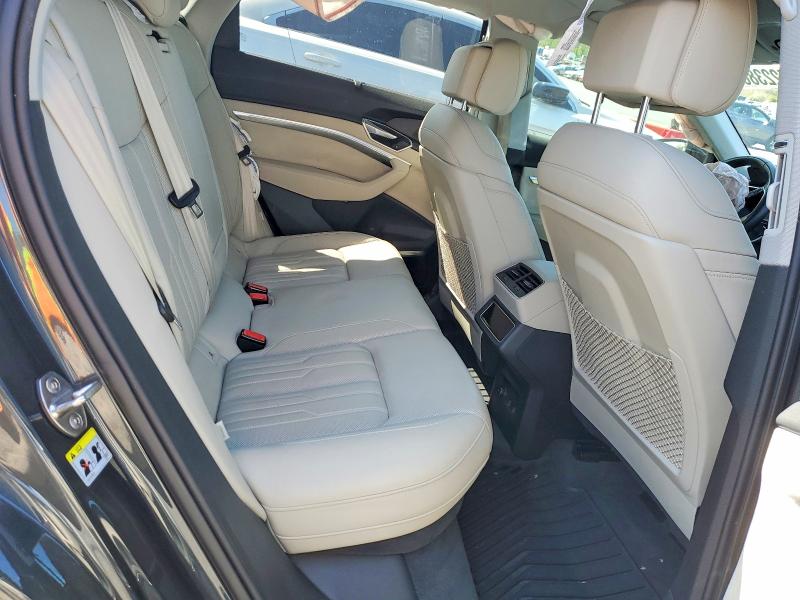 2019 Audi E-tron მანქანა იყიდება აუქციონზე, vin: WA1VABGE5KB021007, აუქციონის ნომერი: 52238636
