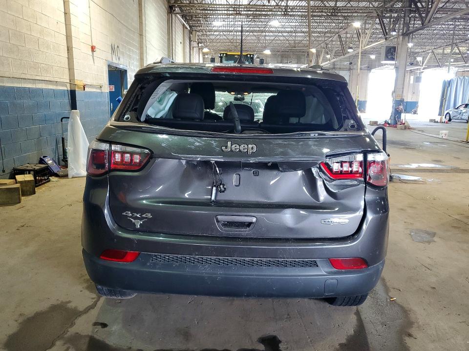 54601206 :رقم المزاد ، 3C4NJDBB3KT661097 vin ، 2019 Jeep Compass مزاد بيع