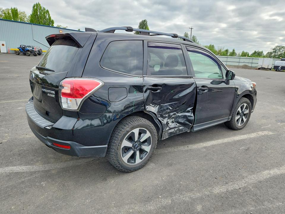 2017 Subaru Forester მანქანა იყიდება აუქციონზე, vin: JF2SJAEC4HH415593, აუქციონის ნომერი: 52173166
