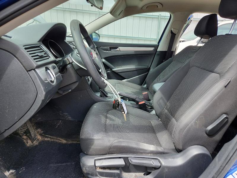 52734326 :رقم المزاد ، 1VWAT7A30HC026201 vin ، 2017 Volkswagen Passat مزاد بيع