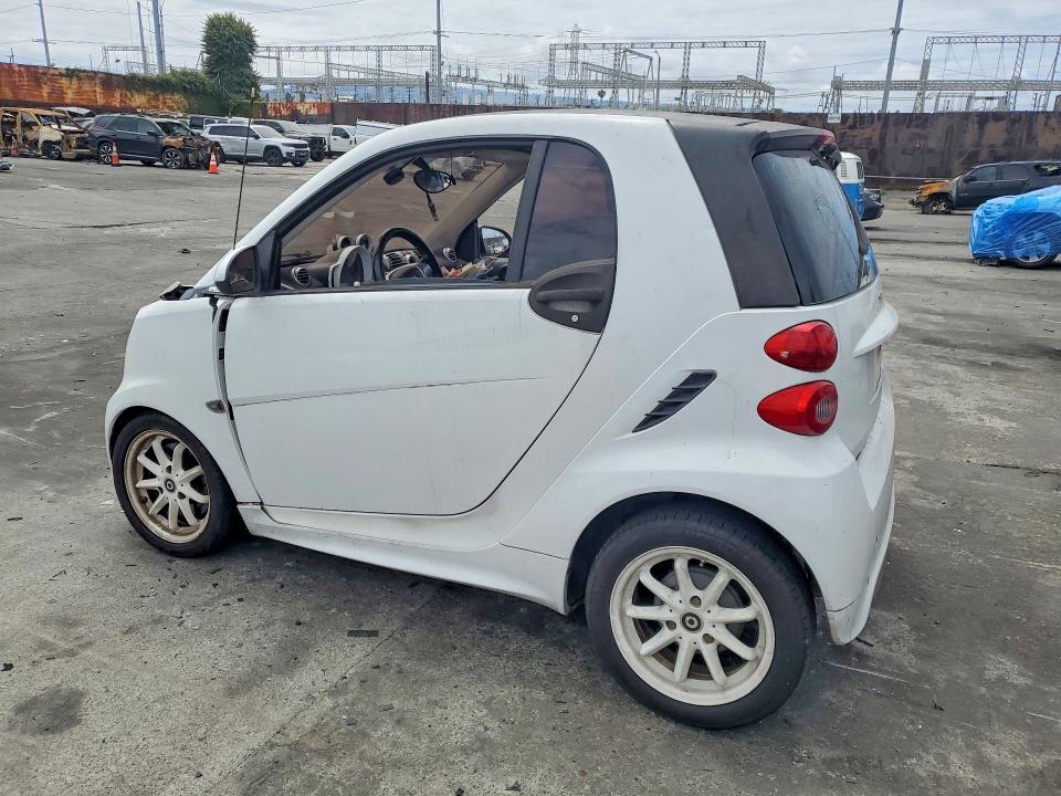 2013 Smart Fortwo მანქანა იყიდება აუქციონზე, vin: WMEEJ3BA5DK639903, აუქციონის ნომერი: 52398716