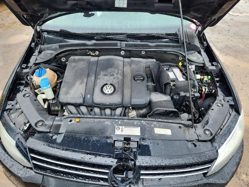 51701036 :رقم المزاد ، 3VWLX7AJ5DM405893 vin ، 2013 Volkswagen Jetta مزاد بيع