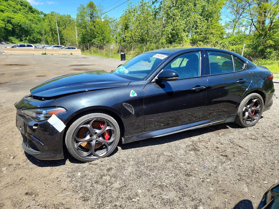 53540996 :رقم المزاد ، ZARFAMEVXP7676787 vin ، 2023 Alfa Romeo Giulia مزاد بيع