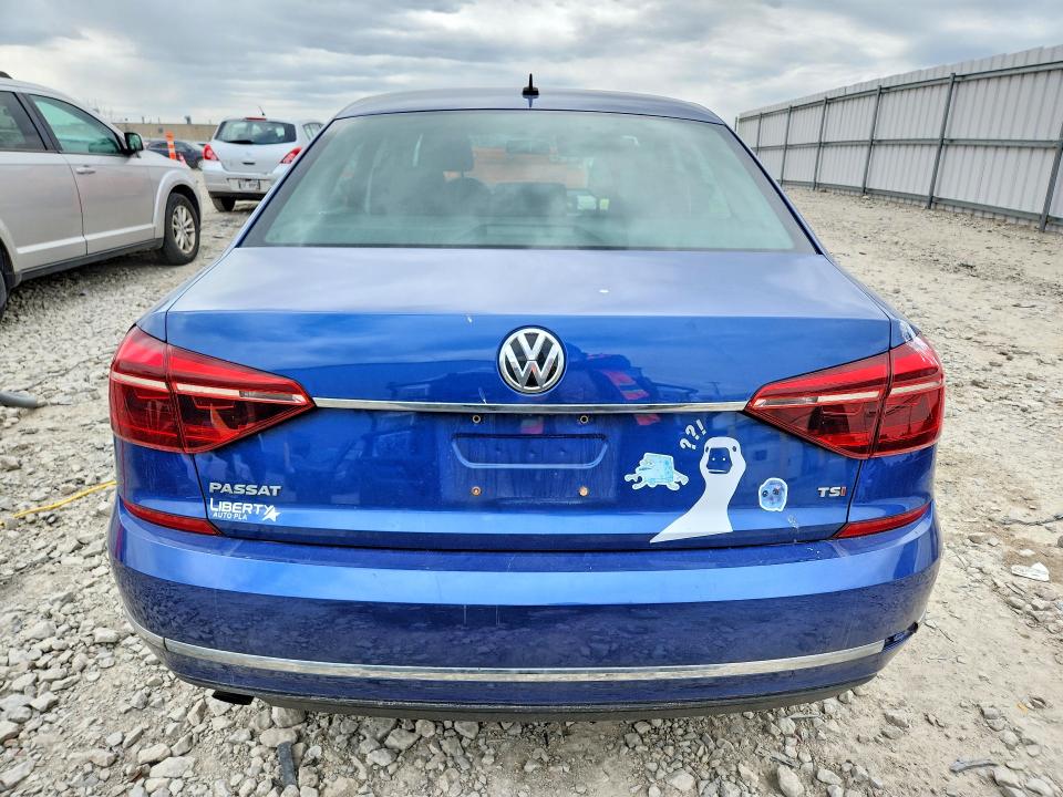 52734326 :رقم المزاد ، 1VWAT7A30HC026201 vin ، 2017 Volkswagen Passat مزاد بيع