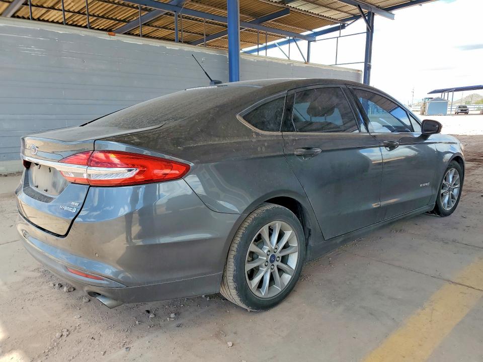 52363616 :رقم المزاد ، 3FA6P0LU5HR252882 vin ، 2017 Ford Fusion مزاد بيع