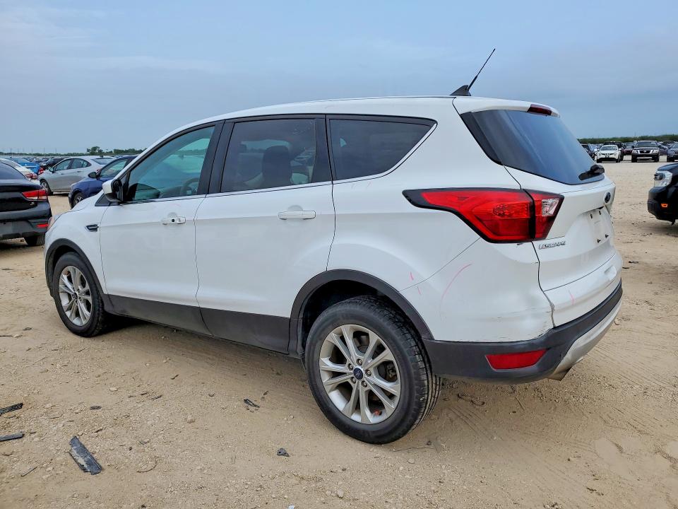 52682786 :رقم المزاد ، 1FMCU0GD2KUB65260 vin ، 2019 Ford Escape مزاد بيع