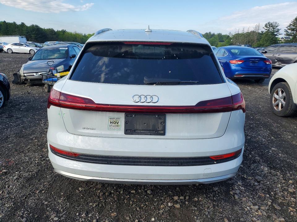 Продаж на аукціоні авто 2019 Audi E-tron, vin: WA1VABGE1KB017214, номер лоту: 53086986