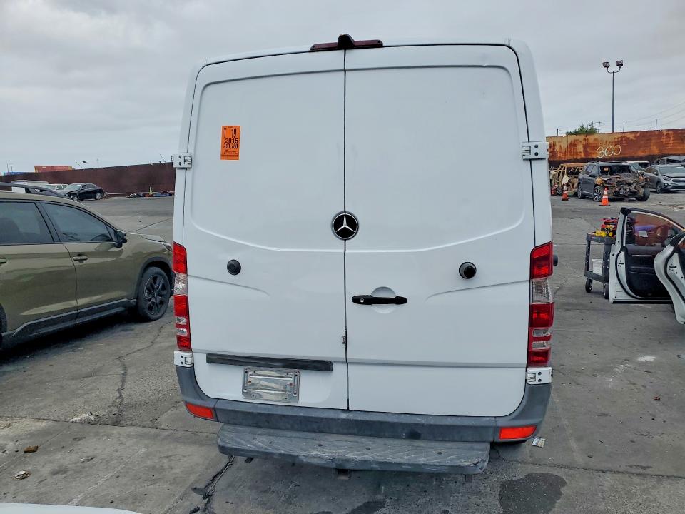 53546096 :رقم المزاد ، WD3PE7DC7FP149285 vin ، 2015 Mercedes-benz Sprinter مزاد بيع