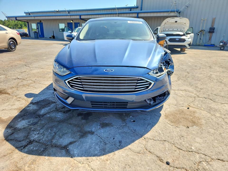53609516 :رقم المزاد ، 3FA6P0H78JR107067 vin ، 2018 Ford Fusion مزاد بيع