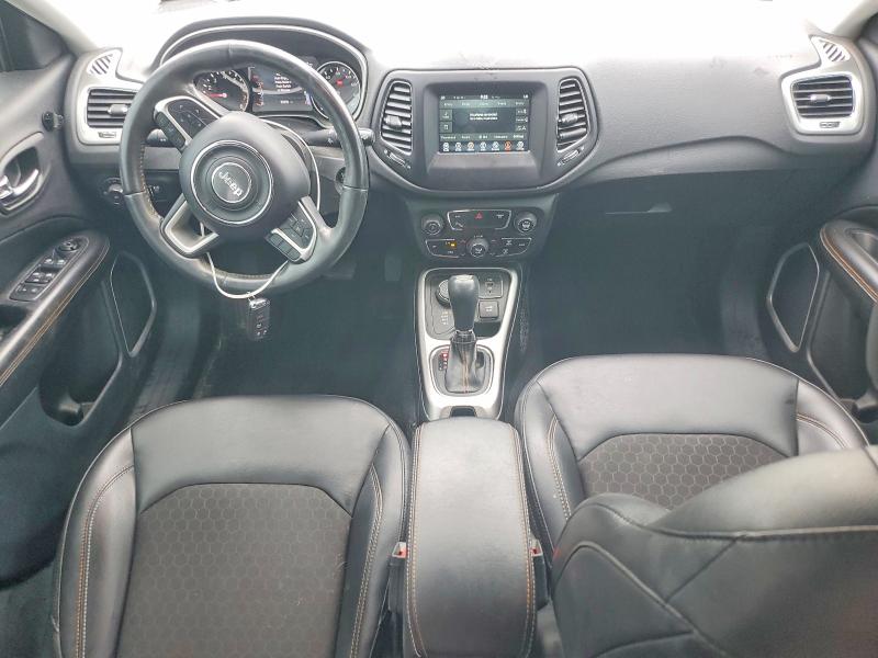 54806116 :رقم المزاد ، 3C4NJDBB3JT270515 vin ، 2018 Jeep Compass مزاد بيع
