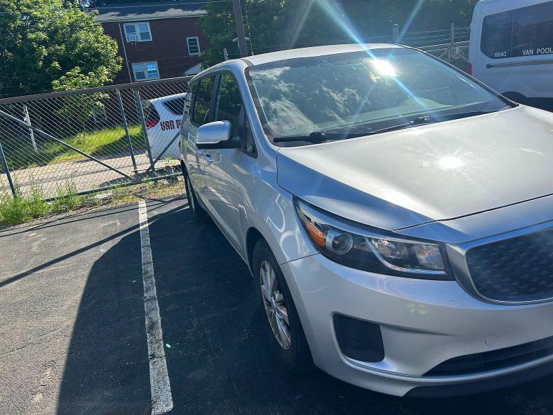 55984466 :رقم المزاد ، KNDMB5C19J6383643 vin ، 2018 Kia Sedona مزاد بيع
