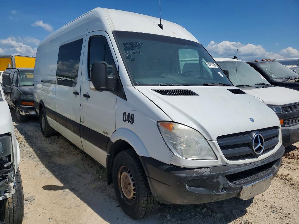 54203386 :رقم المزاد ، WD3PE8CC1D5739921 vin ، 2013 Mercedes Benz Sprinter مزاد بيع