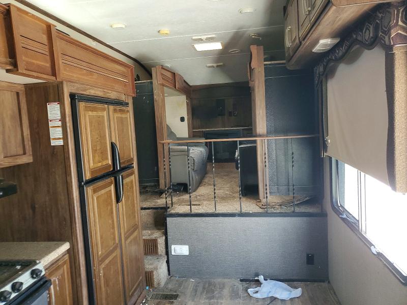 52392176 :رقم المزاد ، 4YDF33724G2500409 vin ، 2016 Keystone Rv Recreational Vehicle (rv) مزاد بيع