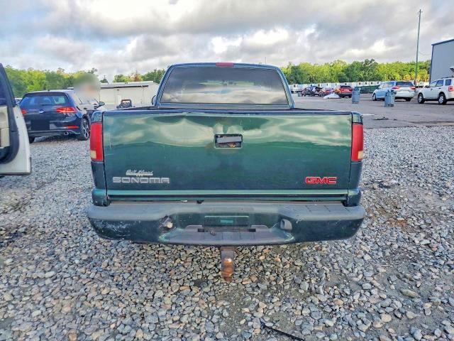 53333346 :رقم المزاد ، 1GTCS195828178707 vin ، 2002 Gmc Sonoma مزاد بيع