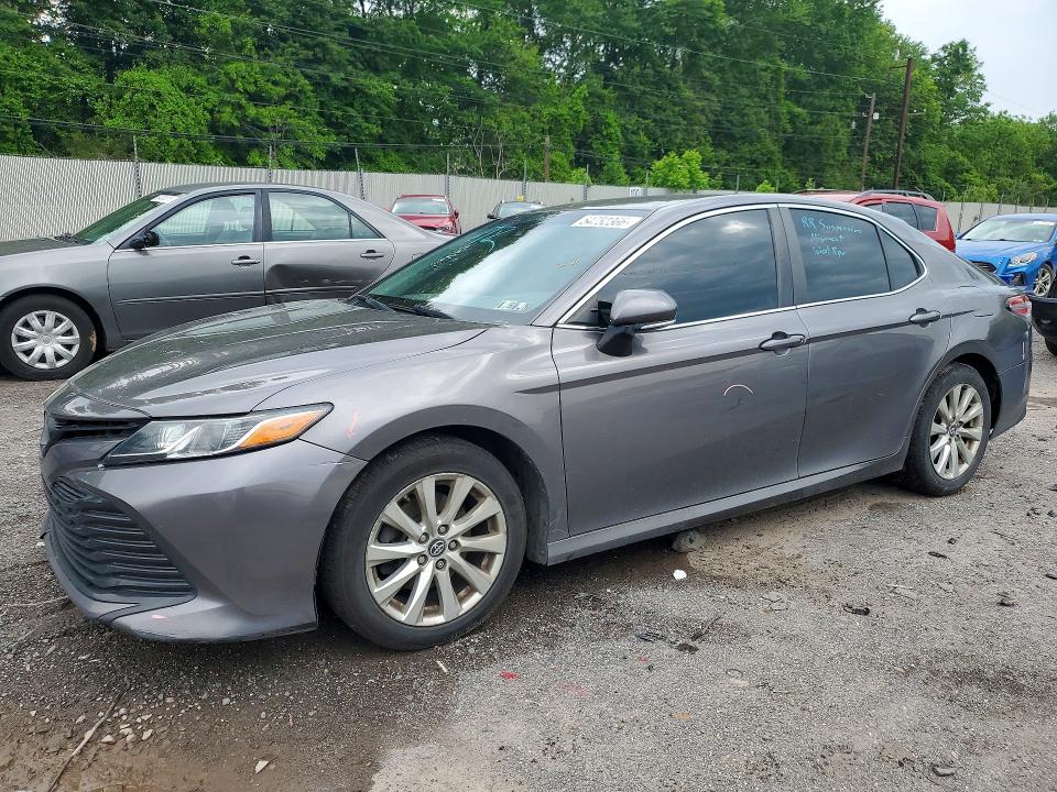 54752366 :رقم المزاد ، 4T1B11HK3JU015339 vin ، 2018 Toyota Camry مزاد بيع