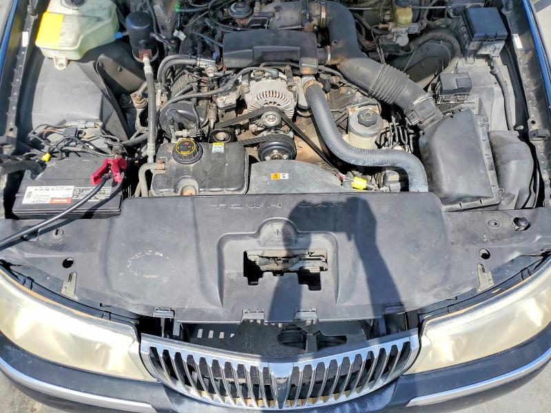 Продаж на аукціоні авто 2001 Lincoln Town Car, vin: 1LNHM84W31Y637161, номер лоту: 54017476
