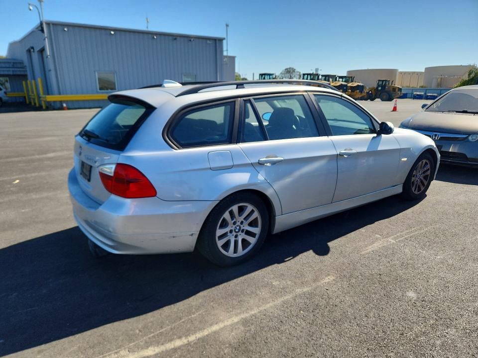 54871086 :رقم المزاد ، WBAVT13566KW23837 vin ، 2006 Bmw 325 مزاد بيع