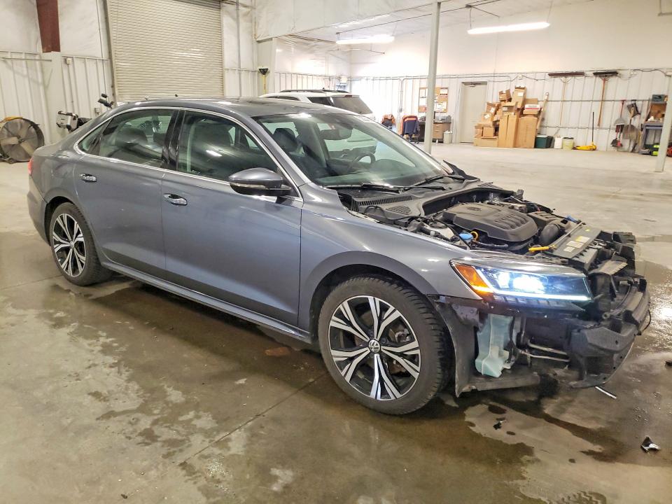 53034846 :رقم المزاد ، 1VWSA7A38NC003108 vin ، 2022 Volkswagen Passat مزاد بيع