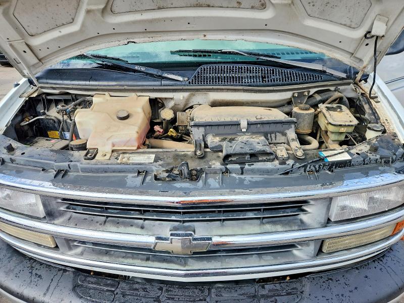 54328796 :رقم المزاد ، 1GBHG31R2Y1119112 vin ، 2000 Chevrolet Express G3500 مزاد بيع
