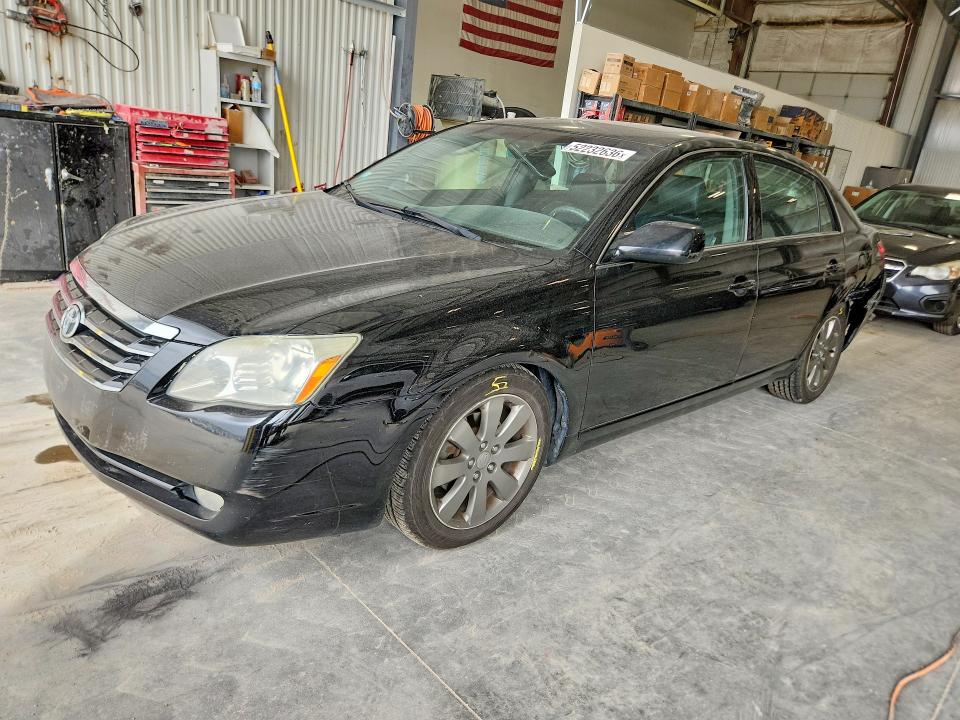 52232636 :رقم المزاد ، 4T1BK36B95U033572 vin ، 2005 Toyota Avalon مزاد بيع