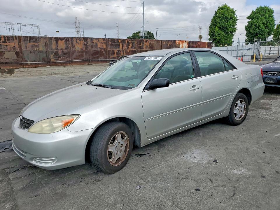 54878026 :رقم المزاد ، 4T1BF32K02U015662 vin ، 2002 Toyota Camry مزاد بيع