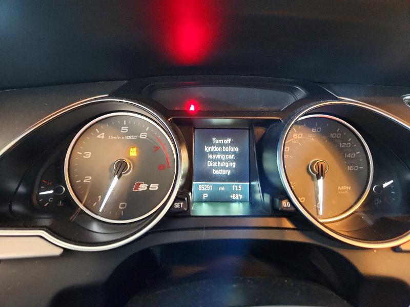 52036056 :رقم المزاد ، WAUVGAFR5DA067106 vin ، 2013 Audi S5 مزاد بيع