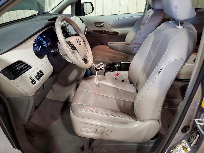 2011 Toyota Sienna მანქანა იყიდება აუქციონზე, vin: 5TDDK3DC3BS010555, აუქციონის ნომერი: 53637896