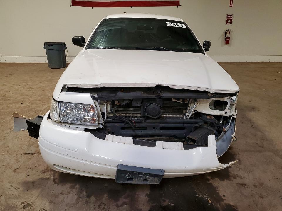Продаж на аукціоні авто 2011 Ford Crown Victoria, vin: 2FABP7BV6BX134463, номер лоту: 51786606
