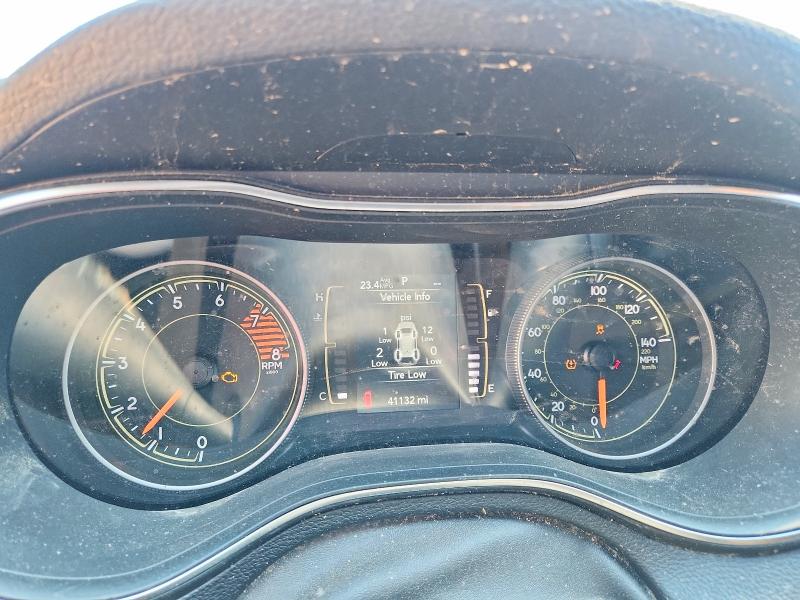 52994186 :رقم المزاد ، 1C4PJMLXXKD137311 vin ، 2019 Jeep Cherokee مزاد بيع