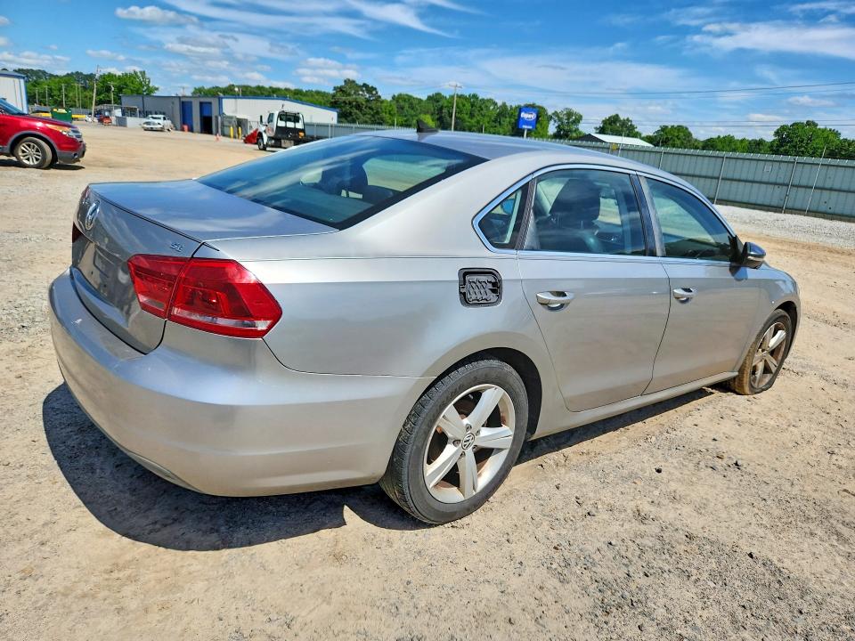 2012 Volkswagen Passat მანქანა იყიდება აუქციონზე, vin: 1VWBP7A37CC089569, აუქციონის ნომერი: 52991196