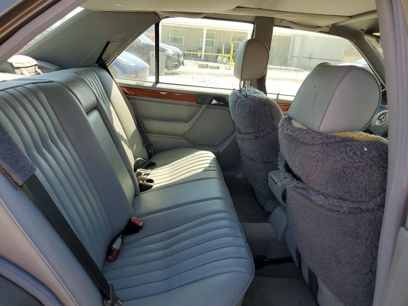 Продажа на аукционе авто 1993 Mercedes-benz 300, vin: WDBEA28E5PB998657, номер лота: 51566576
