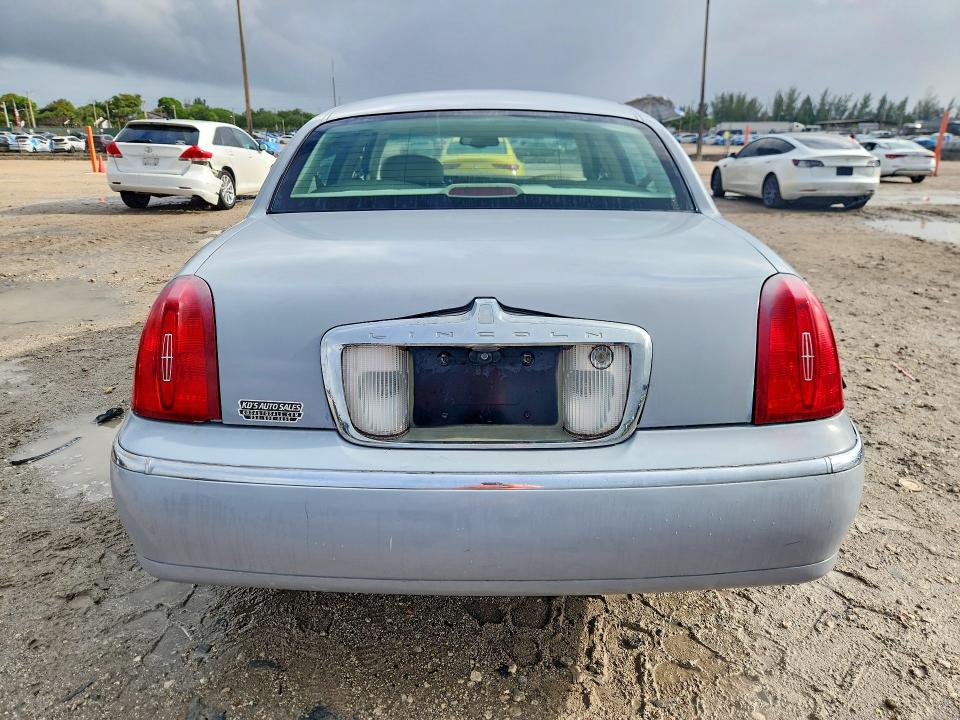 Продажа на аукционе авто 1999 Lincoln Town Car, vin: 1LNHM82W3XY683830, номер лота: 52008886