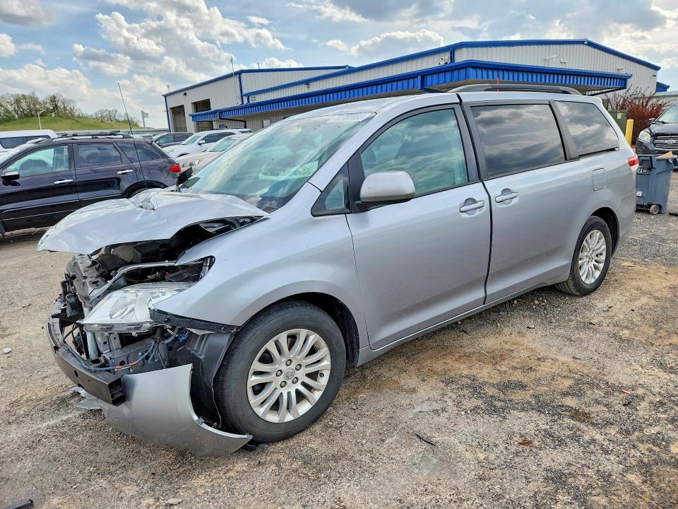2011 Toyota Sienna მანქანა იყიდება აუქციონზე, vin: 5TDYK3DC5BS158725, აუქციონის ნომერი: 52082086