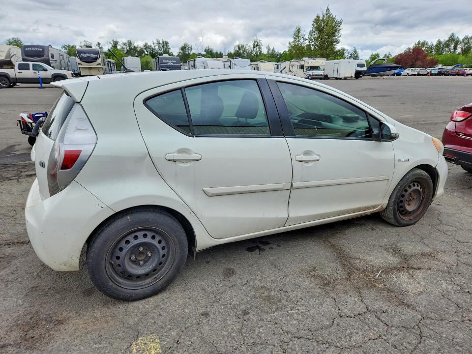 2013 Toyota Prius C მანქანა იყიდება აუქციონზე, vin: JTDKDTB32D1050727, აუქციონის ნომერი: 53782046
