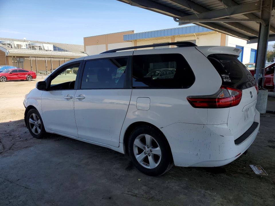 Продажа на аукционе авто 2015 Toyota Sienna, vin: 5TDKK3DCXFS682058, номер лота: 53468706