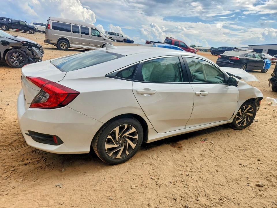 54417226 :رقم المزاد ، 19XFC2F70JE028066 vin ، 2018 Honda Civic مزاد بيع