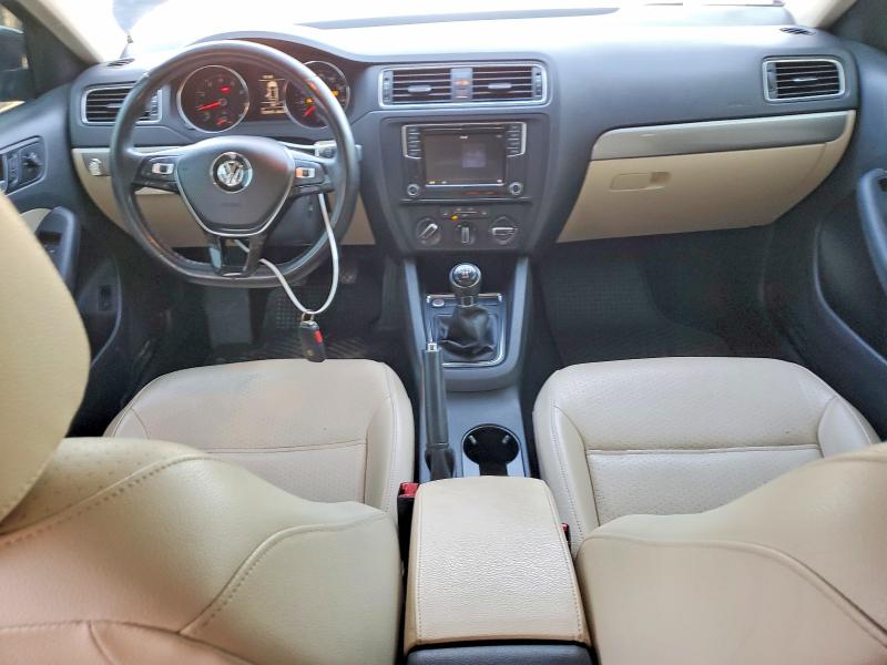 53141936 :رقم المزاد ، 3VWB67AJ1HM365347 vin ، 2017 Volkswagen Jetta مزاد بيع