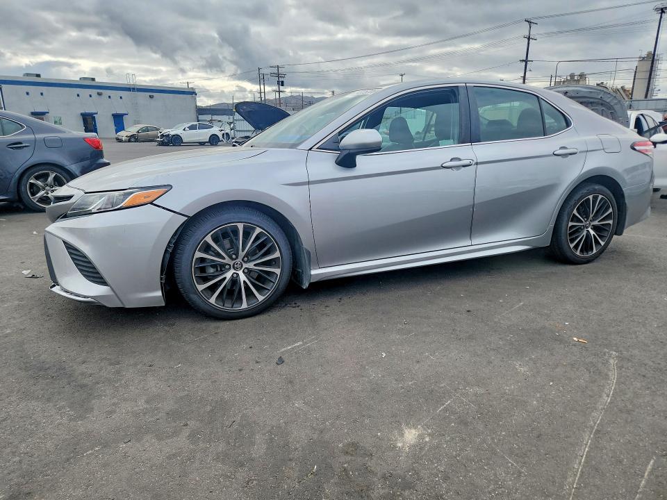 Продаж на аукціоні авто 2020 Toyota Camry, vin: 4T1G11AKXLU924150, номер лоту: 54825206