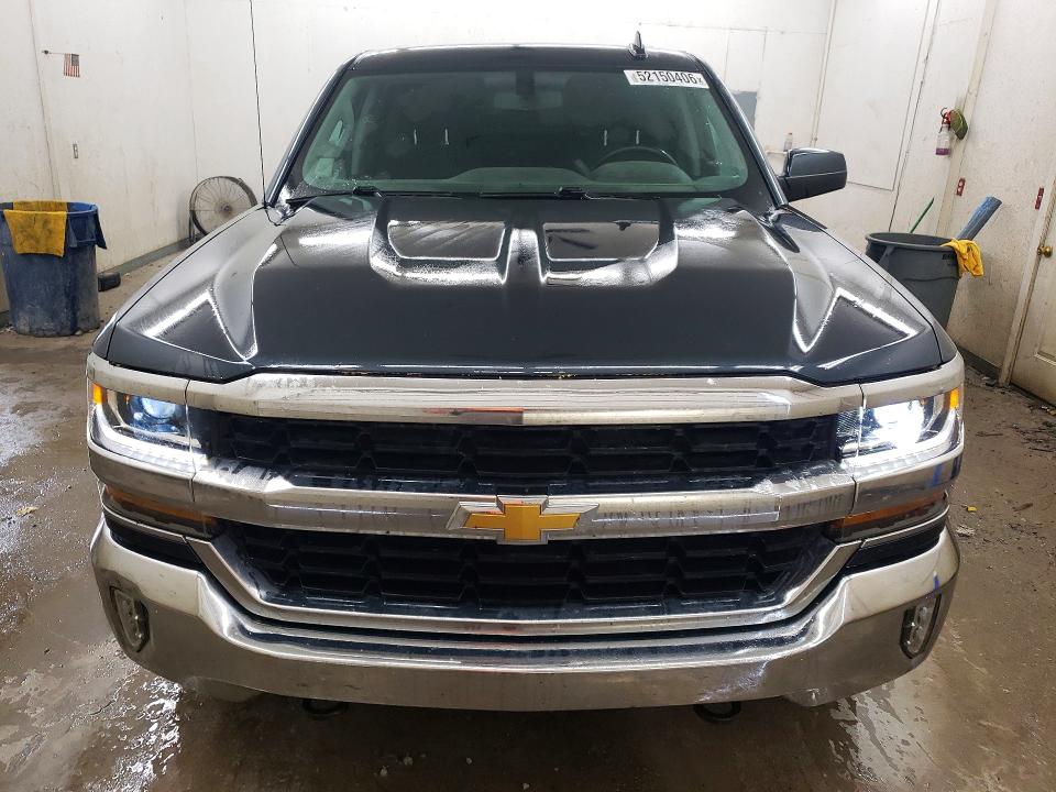 Продажа на аукционе авто 2018 Chevrolet Silverado, vin: 3GCUKREC5JG275069, номер лота: 52150406
