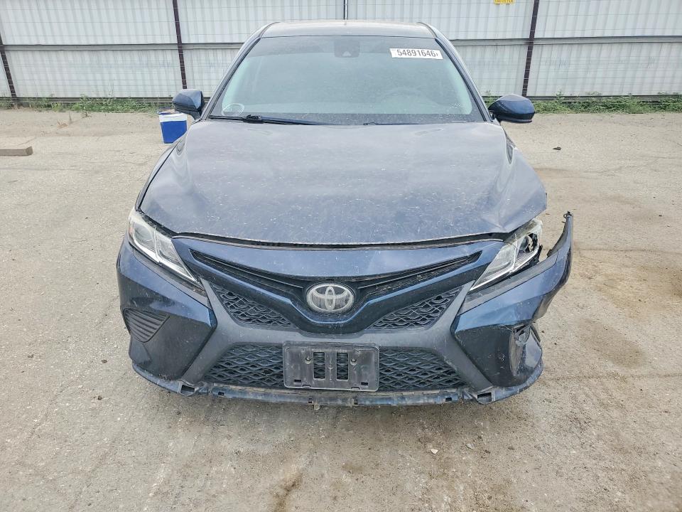 54891646 :رقم المزاد ، 4T1G11AK4LU981220 vin ، 2020 Toyota Camry مزاد بيع