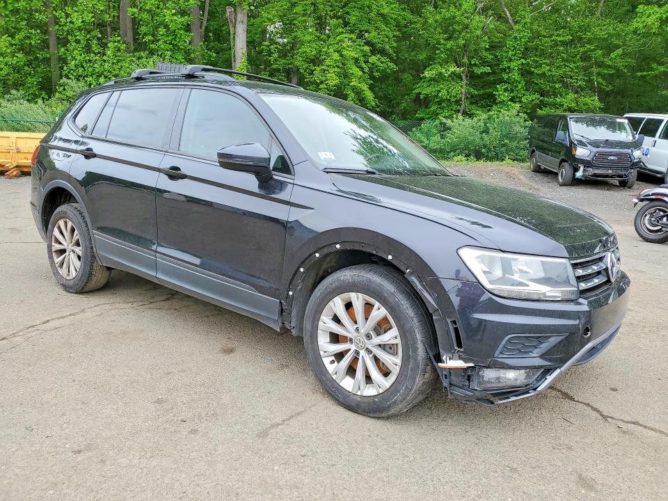 54626216 :رقم المزاد ، 3VV1B7AX7JM037582 vin ، 2018 Volkswagen Tiguan مزاد بيع