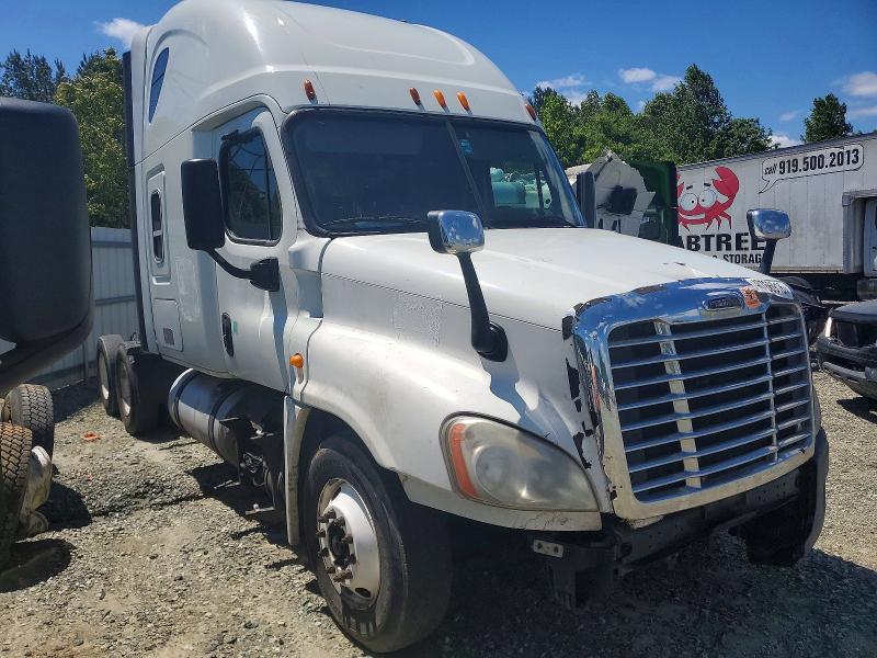 2014 Freightliner Cascadia მანქანა იყიდება აუქციონზე, vin: 1FUJGLBG2ELFY9694, აუქციონის ნომერი: 48766916