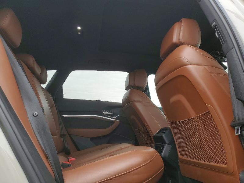 2019 Audi E-tron მანქანა იყიდება აუქციონზე, vin: WA1VAAGE3KB015667, აუქციონის ნომერი: 52663596
